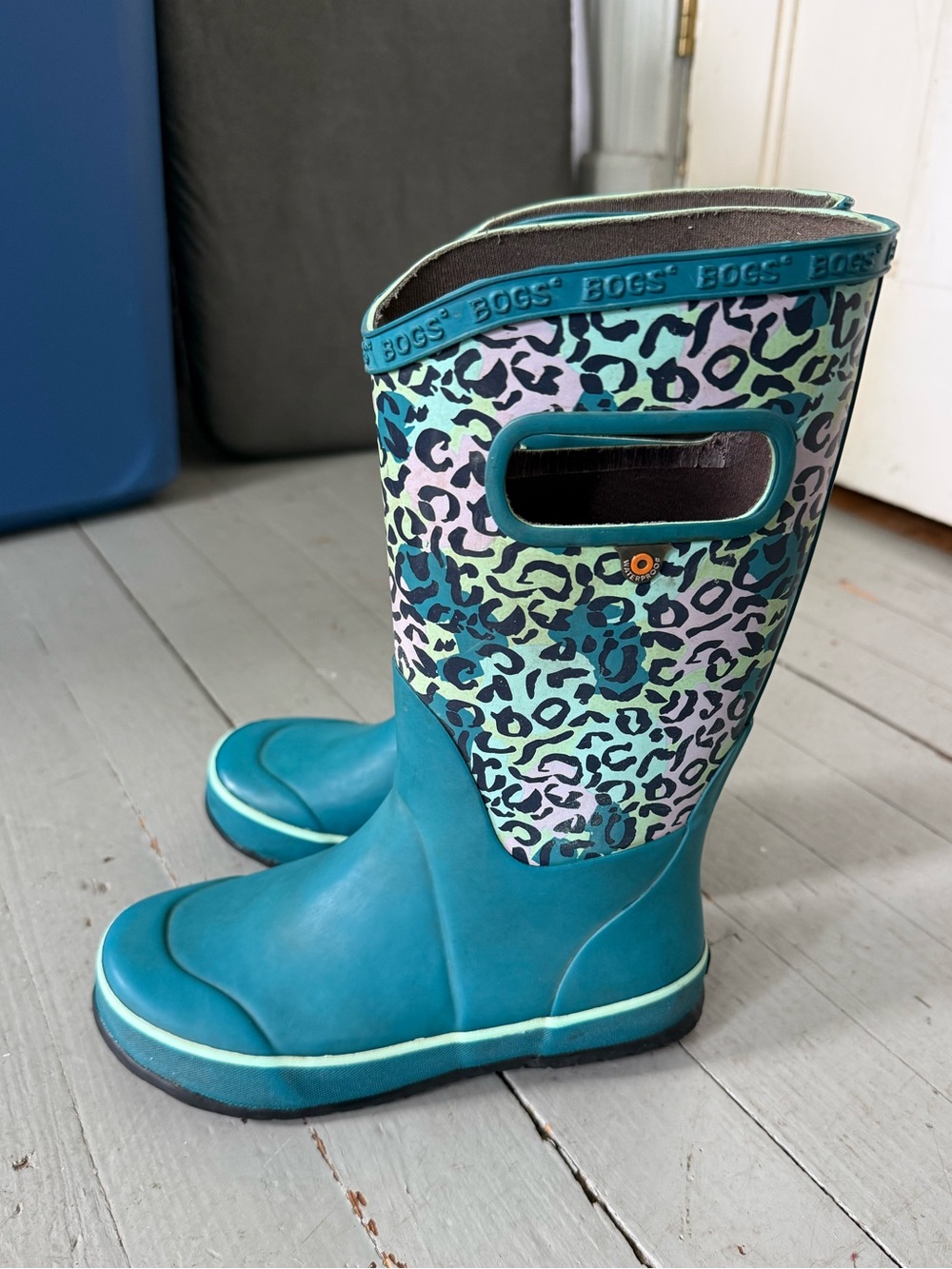 Bogs | Kids Pull-On Tall Rain boots | Teal Leopard | Size Youth 1